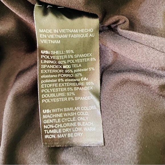 White House Black Market Fitted Off-the-Shoulder Blouse Size XSP - Picture 6 of 6